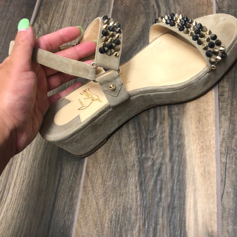 🔥🔥Louboutin suede sandals!🔥🔥 - Picture 3 of 8